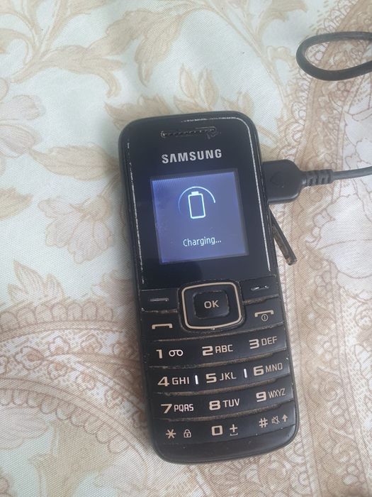 Samsung Gt e1050 cu butoane