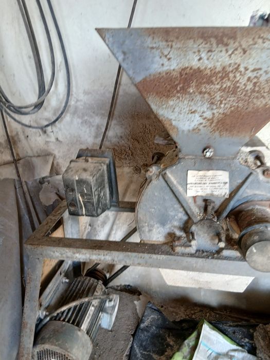 Продавам    Фуражумелка