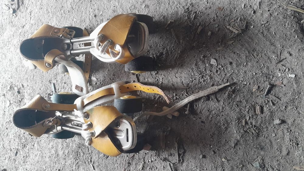 Стари ролкови кънки