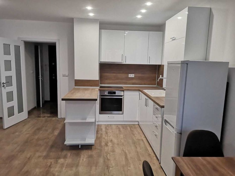 Дава се под наем Двустаен апартамент в с. Левски, Област Варна - 70 кв.м за 418.71 € - Снимка #4