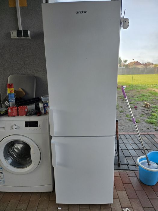Conbina frigorifica Artic,pt cei intenești de mai multe detali,Sunati