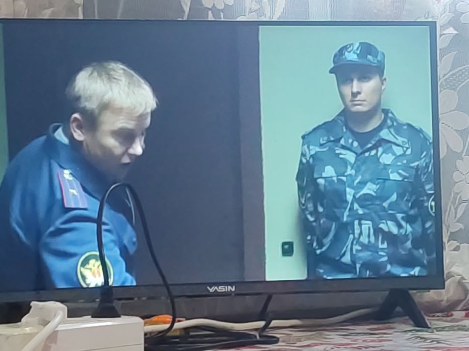 Продам телевизор новый смарт