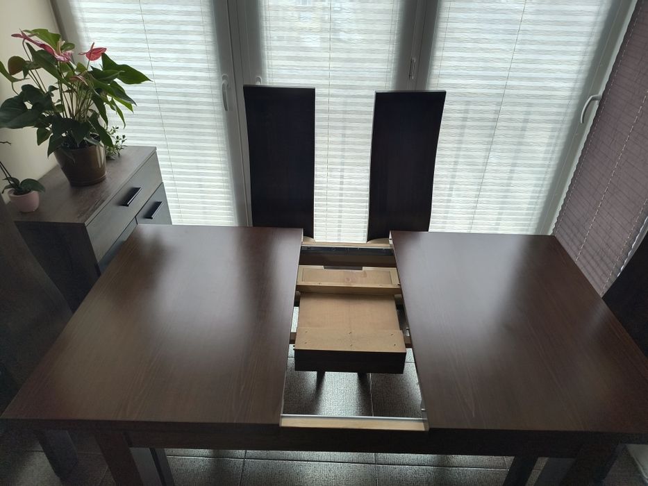 Столове - 6бр. + Трапезна маса от масив