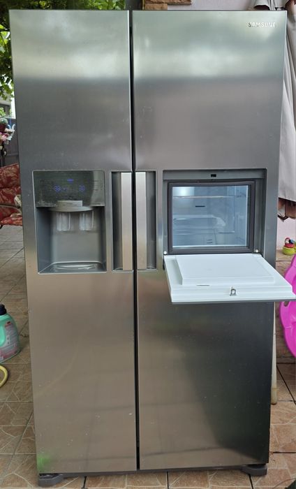 Frigider Samsung side by side