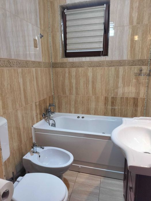 Apartament 3 Camere - Decomandat Complet Utilat, Mobilat