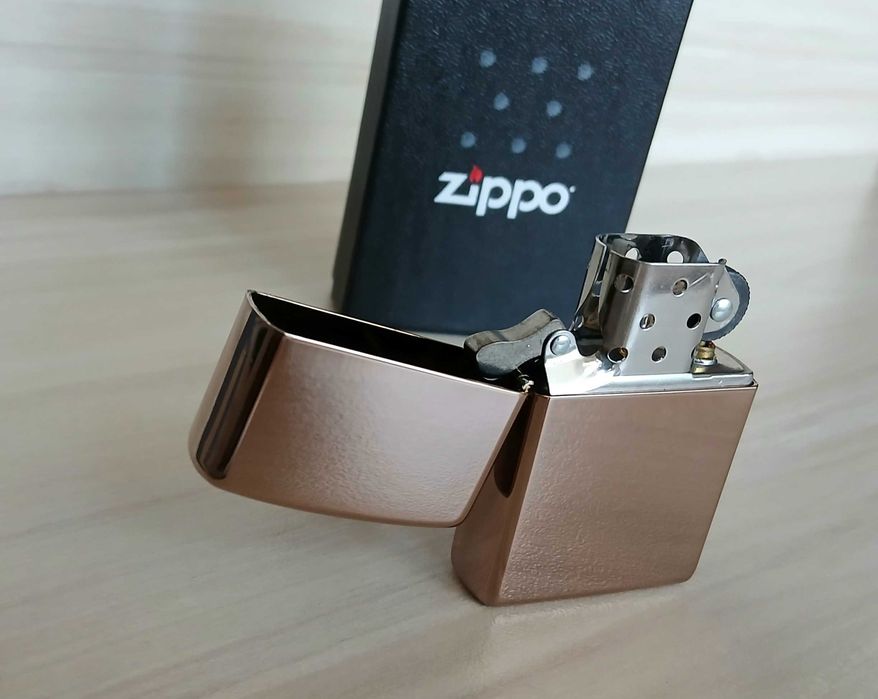 Нова Zippo запалка + подарък гориво