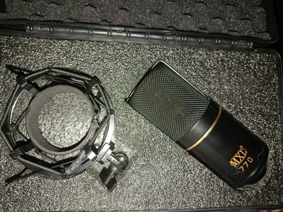 Продается студийный микрофон MXL 770 .
