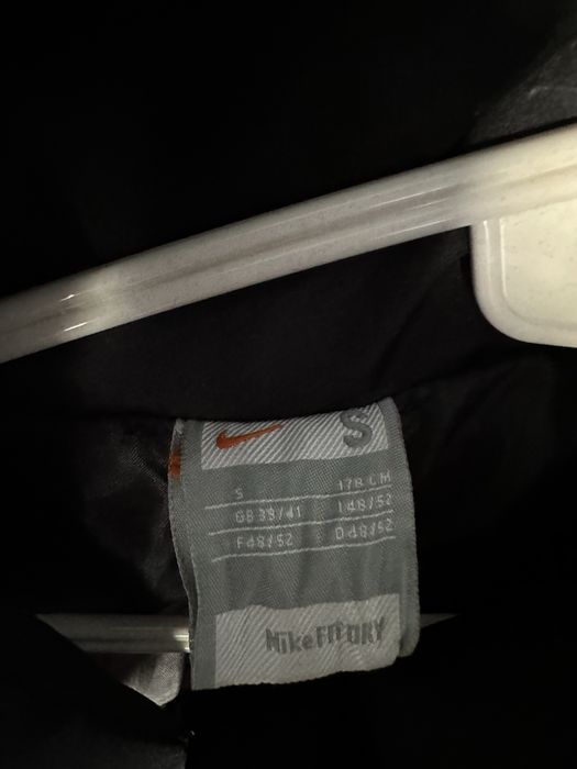 Елек Nike S размер черен