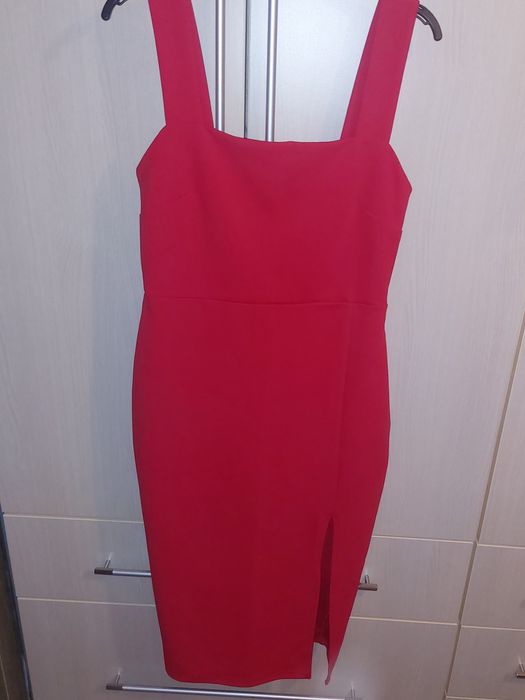 Rochie roșie Amisu