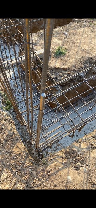 Firmă executăm constrcutii la roșu , garduri , scări , beciuri