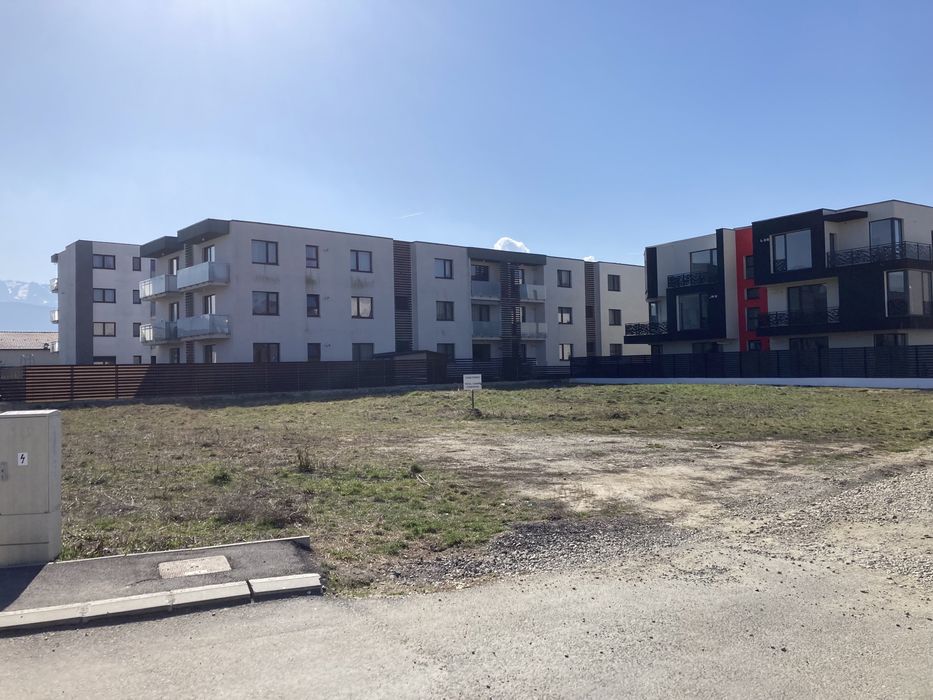 Proprierate 700mp. parcela Ghimbav Florilor. P+2