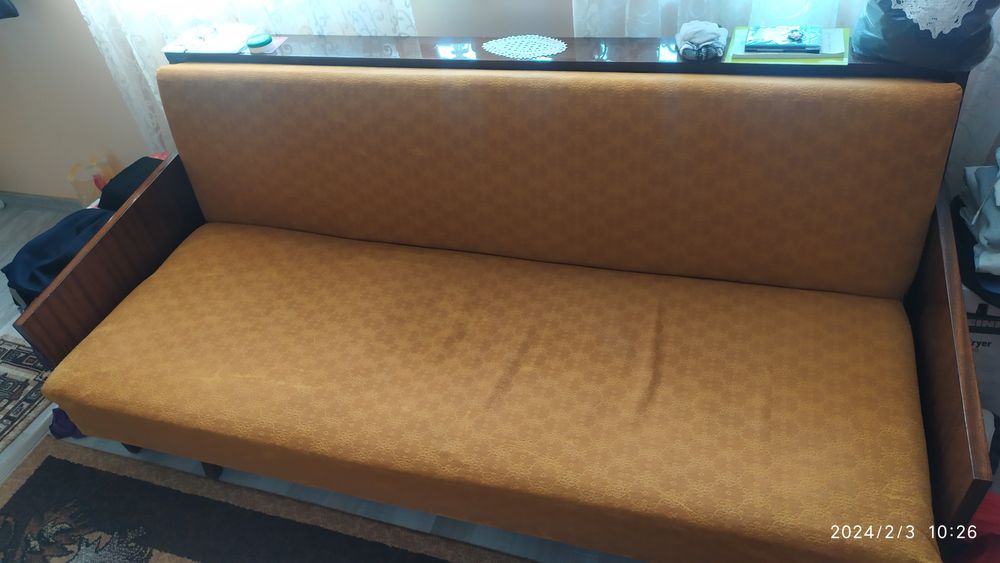 Разтегателен диван