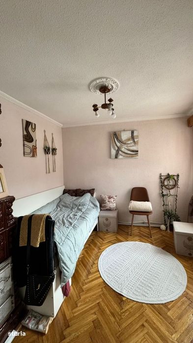 Casă Cu 9 Camere In Rucăr, Teren 1.187 Mp – Potențial Turistic |