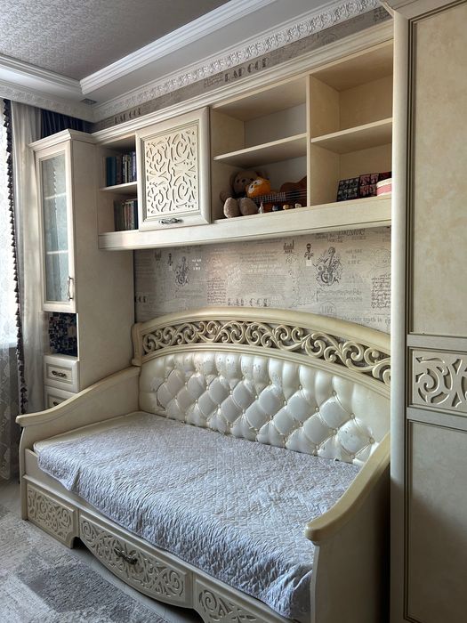 кровать+мебельная гарнитура