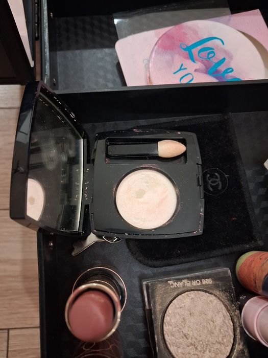 Куфар с гримове за 180 лв.