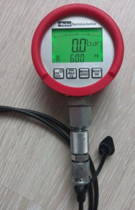Манометр на 600 бар