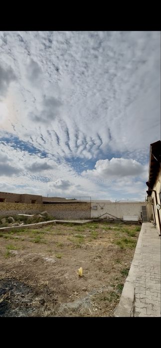 Katta hovli sotiladi