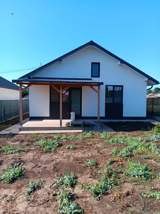 Casa de vanzare in Tulucesti(cartierul nou). Se poate si inchiria.