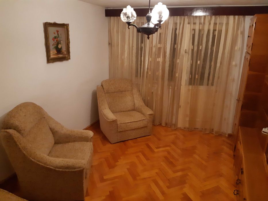 Apartament 3 camere de închiriat - Micro XIV
