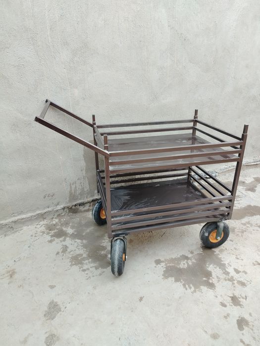 3 qavatli yuk tashish va savdo uchun mo'ljallangan