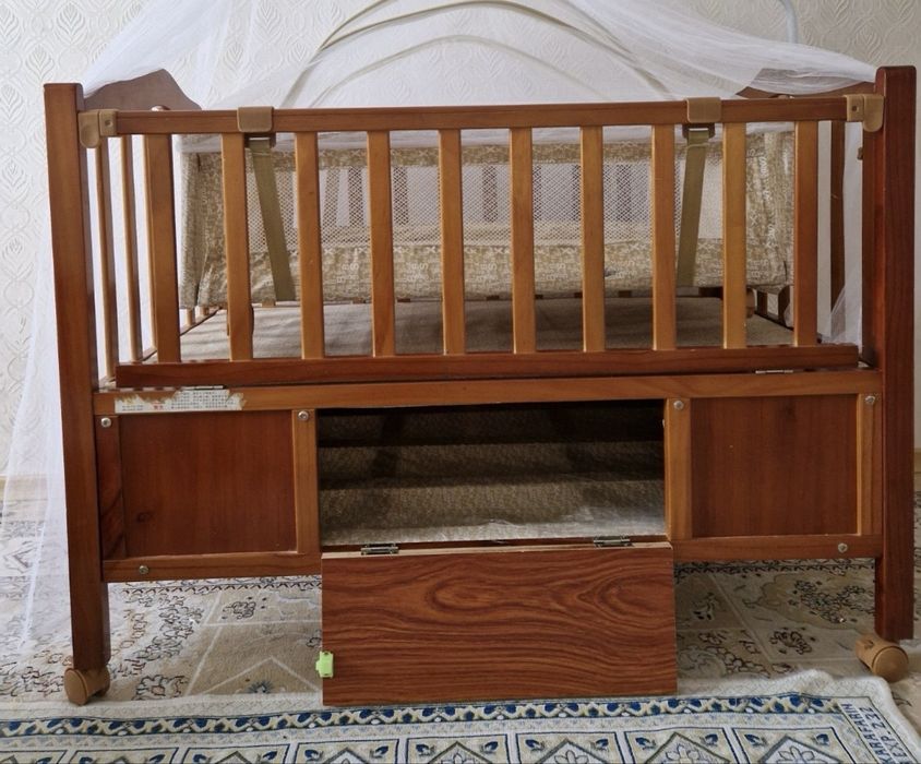 Манеж для детей в светлом цвете