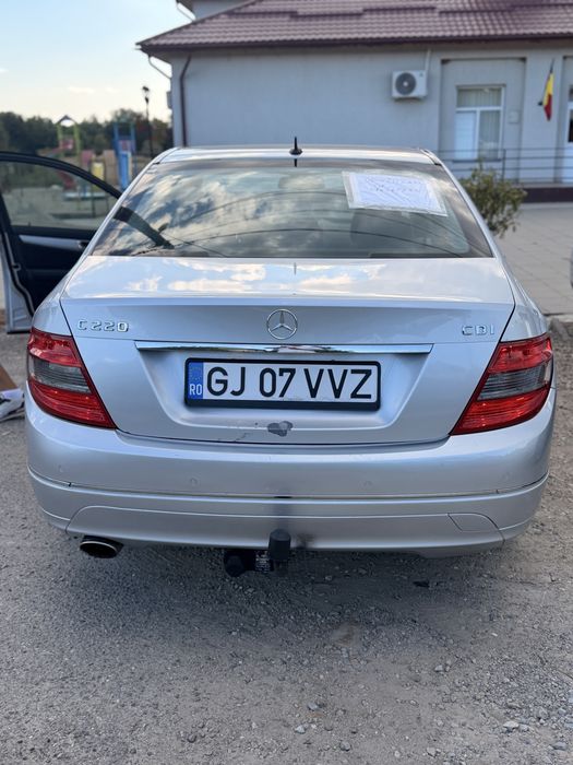 mercedes c ,dotarile se pot vedea in poze ,accept si varinate auto