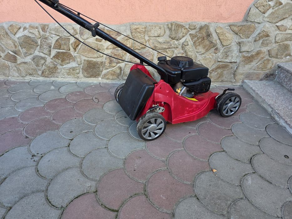 Mașina de tuns gazon Mountfield