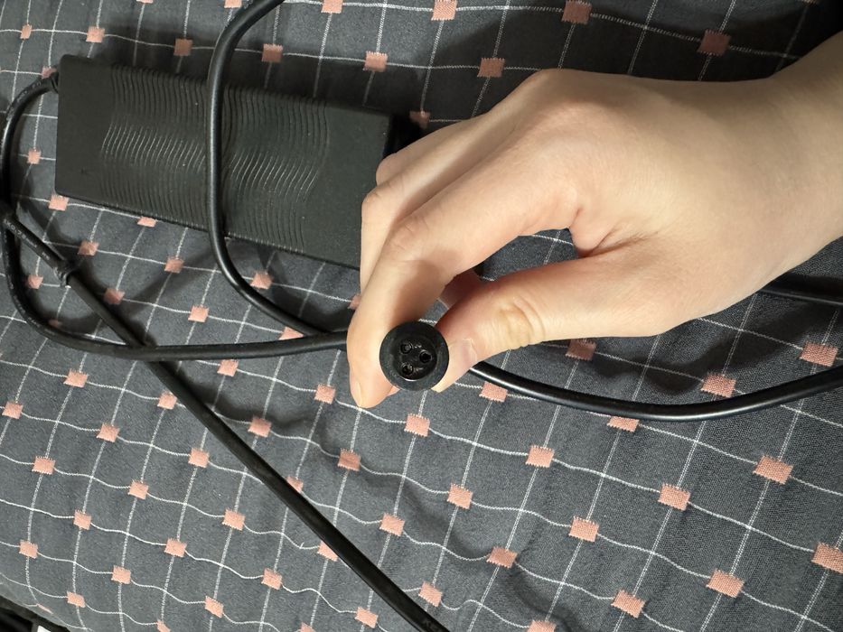 Продам зарядное устройство для гироскутера