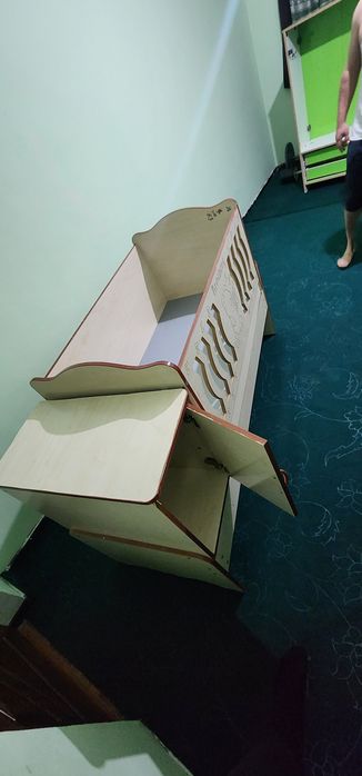 Ikki etajli  divan oʻlchami 180×75×150  Oq detski beshikli  divan 1