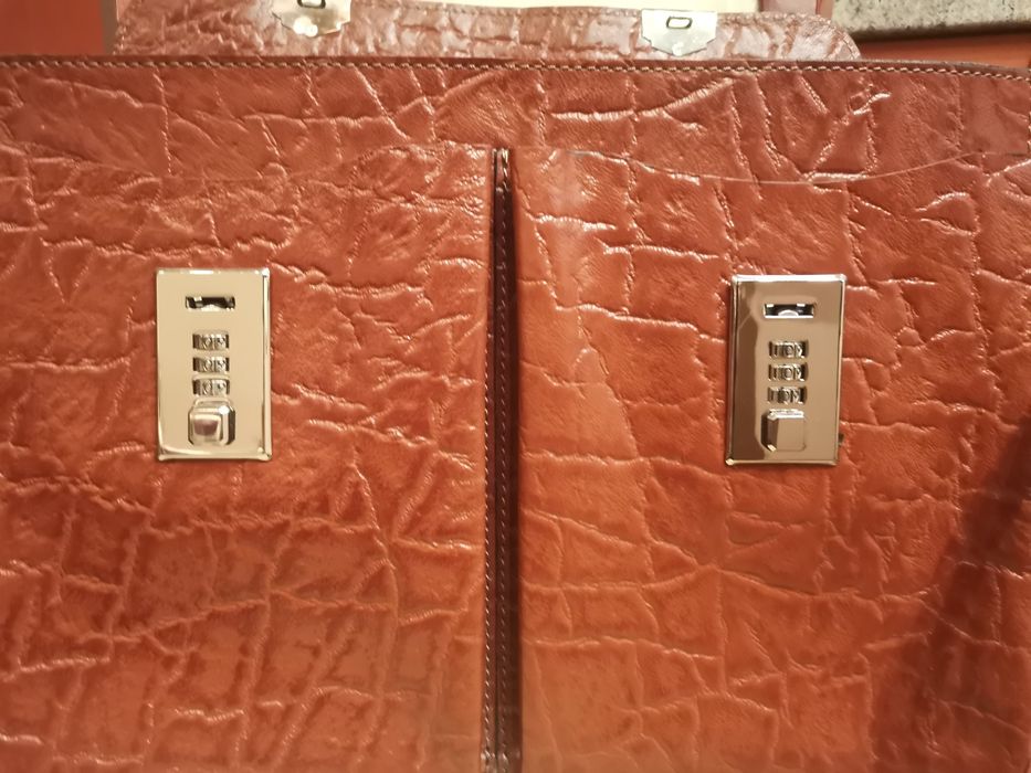 Мъжка бизнес чанта от естествена кожа