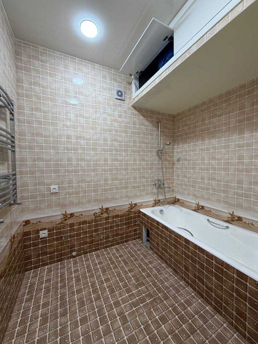 Продаётся 3х комнатная квартира на 2 этаже в центре города звоните