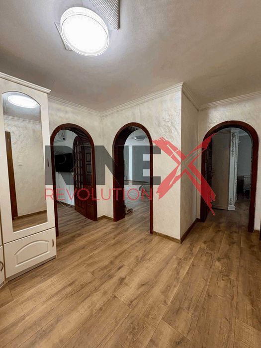Дава се под наем Тристаен апартамент в Пловдив, Кършияка - 120 кв.м за 750 € - Снимка #8