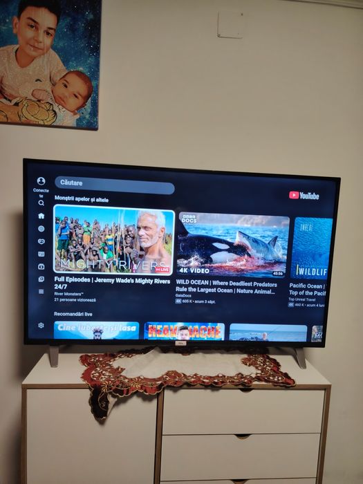 Vând tv TCL foarte bun