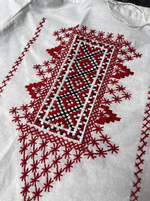 Ie romaneasca cusuta manual – noua, marimea XS