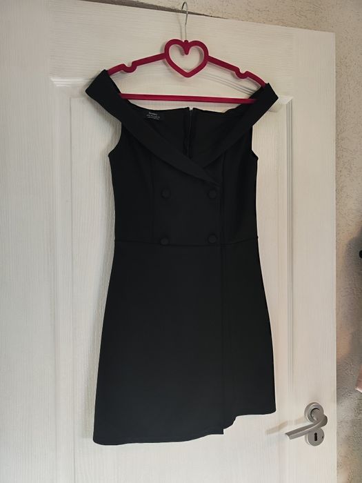 Rochie Bershka neagra  M S