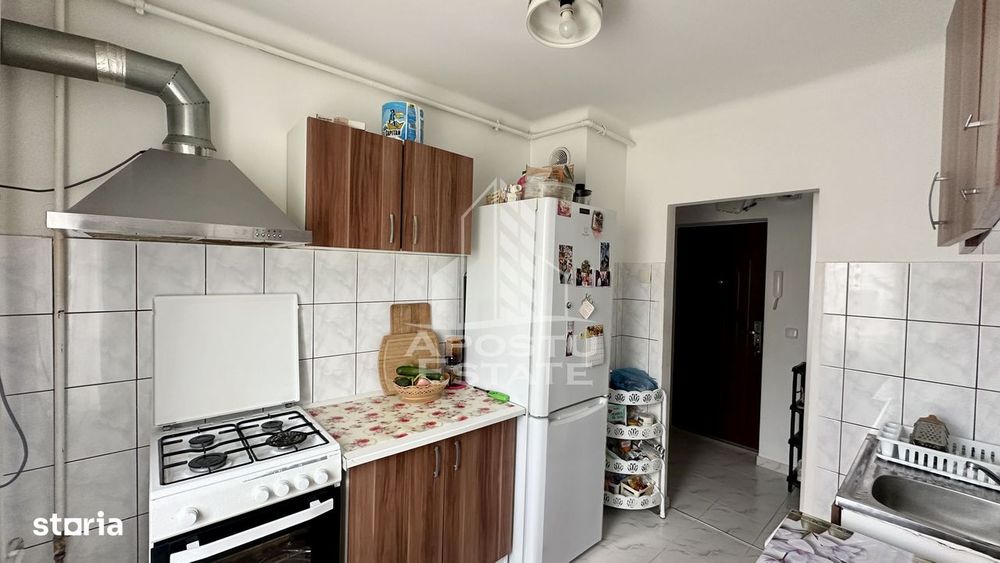 Apartament cu 2 camere, etajul 1, Universitatea de Vest