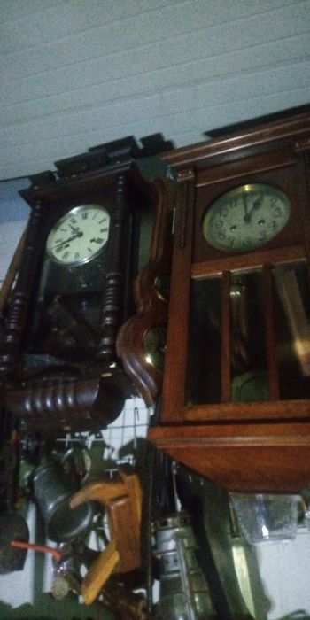 Ceasuri și pendule vechi pentru colecționari sau pentru restaurat