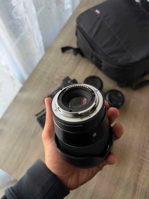 Продавам Sigma 16mm f/1.4 и Sigma 56mm f/1.4  Cotemporary за Sony E