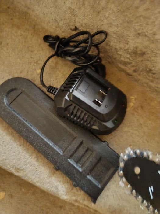 акумулаторна резачка с  батерия 20V raider RDI-BCCS32