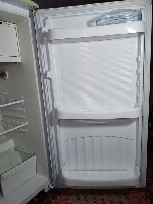 NORD. Muzlatkichi 2008 yilda ishlab chiqarilgan xolati yaxshi