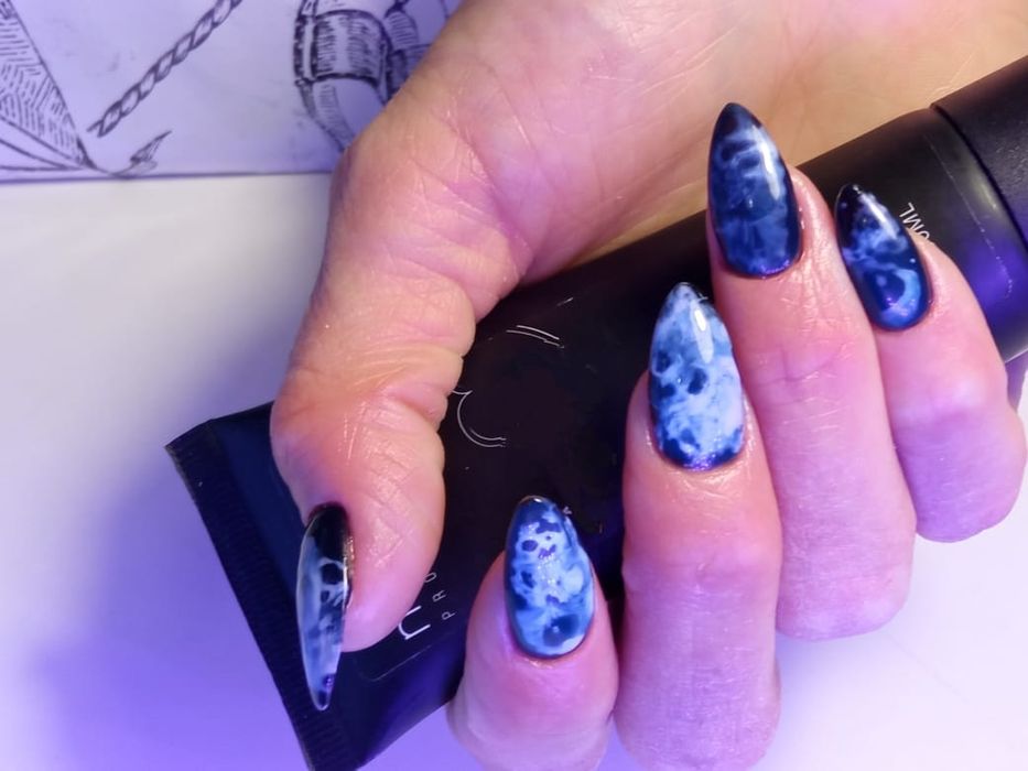 Маникюр, педикюр