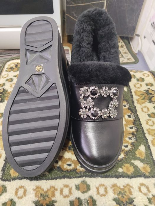 Продам обувь 3000