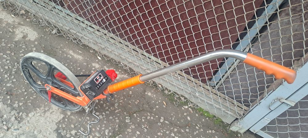 Рулетка. Метр. Шагомер.