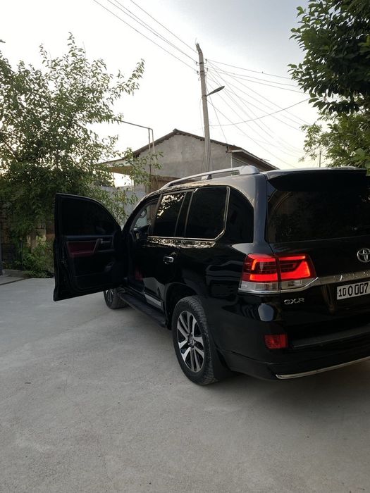 Продам своя Tayota