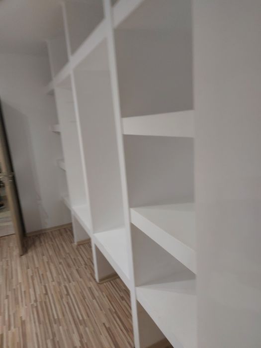 Închiriez apartament