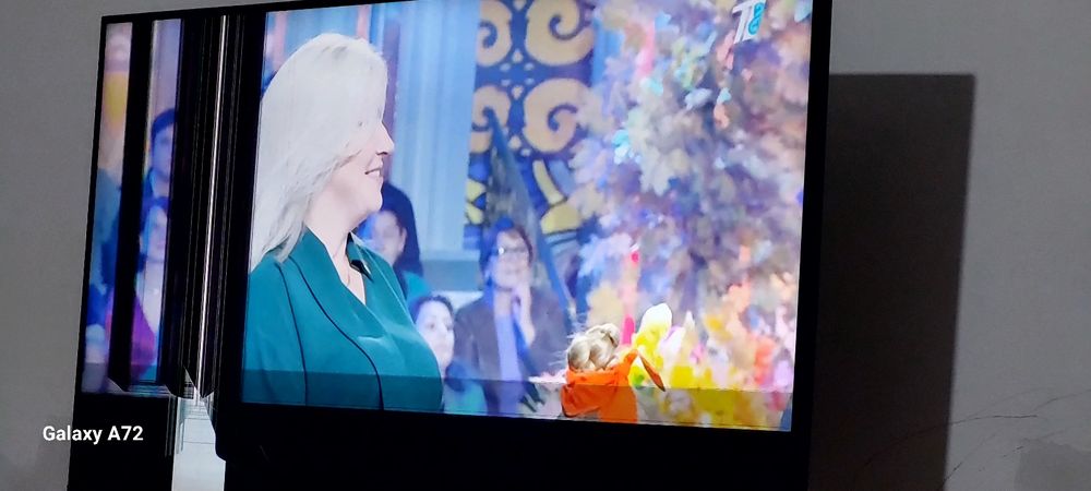 Продам телевизор самсунг смарт тв диоганаль 109