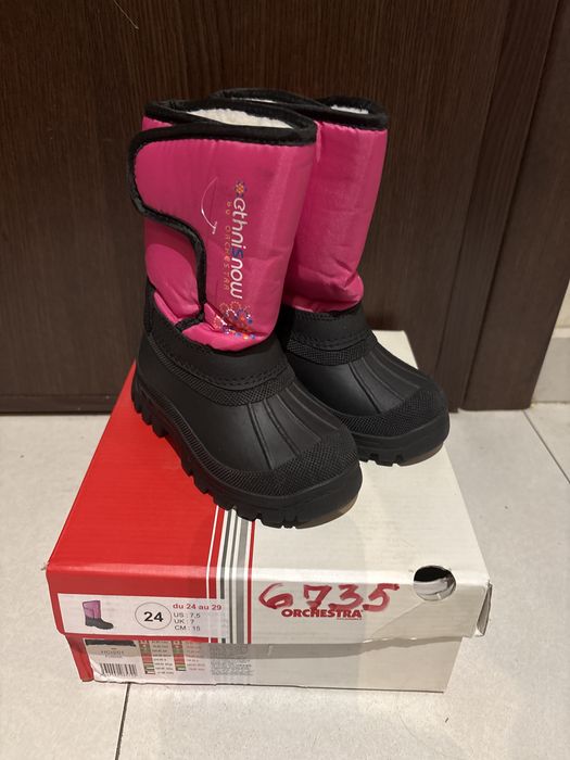 Нови ботушки, тип апрески 24 номер