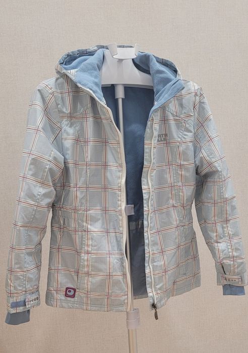 Продам куртку женскую,