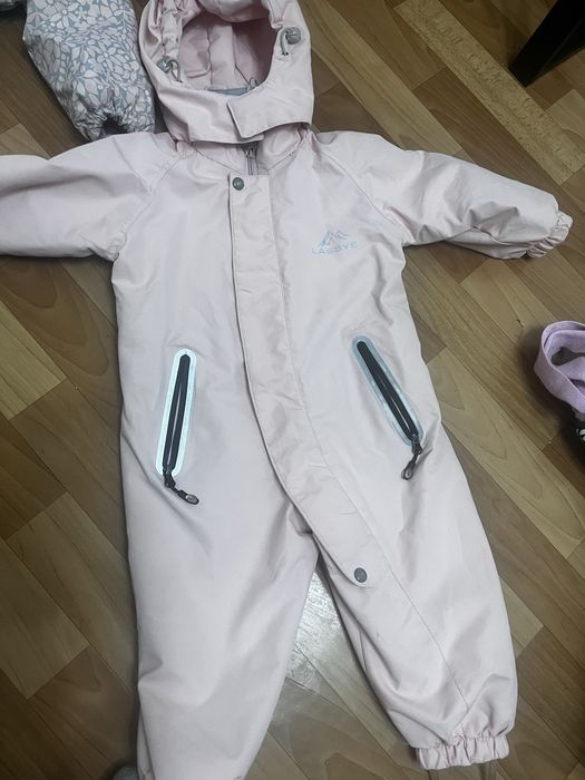 Продам комбинезон  на девочку