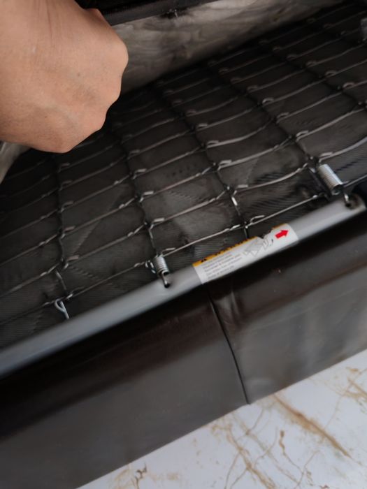 Vând canapea extensibila din piele naturala și fotoliu